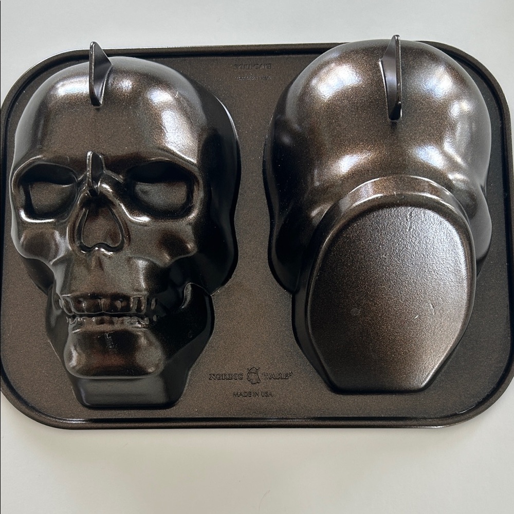 Nordic Ware Metallic Skull Baking Pan